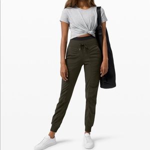 Lululemon dance studio mid-rise jogger